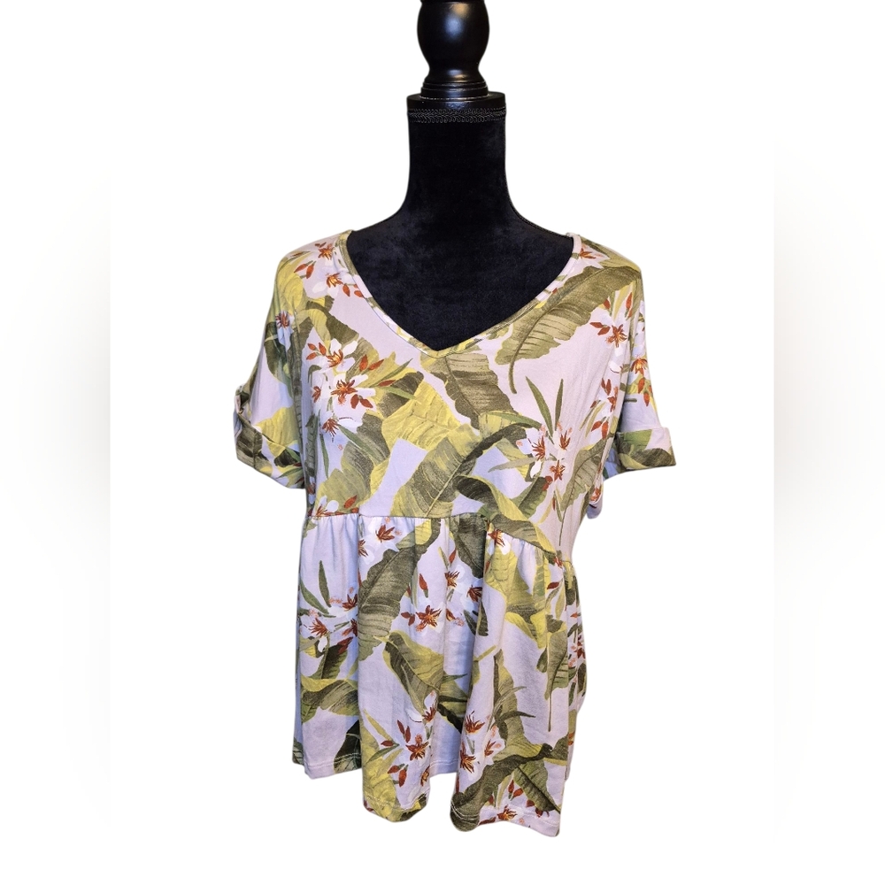 ☘️Entro Green and Cream Leaf Print Blouse